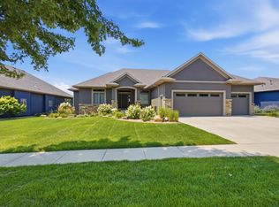 1909 S Copper Crest Trl, Sioux Falls, SD 57110