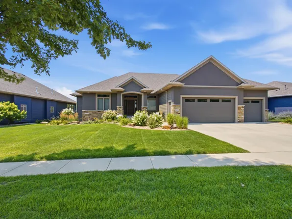 1909 S Copper Crest Trl, Sioux Falls, SD 57110