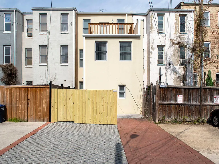 1310 Riggs St NW — Photo 27