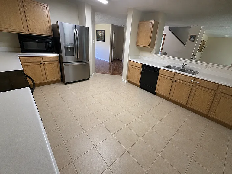 511 Travis Ranch Trl — Photo 10