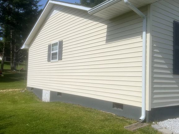 4th image of 605 Parkwood Dr