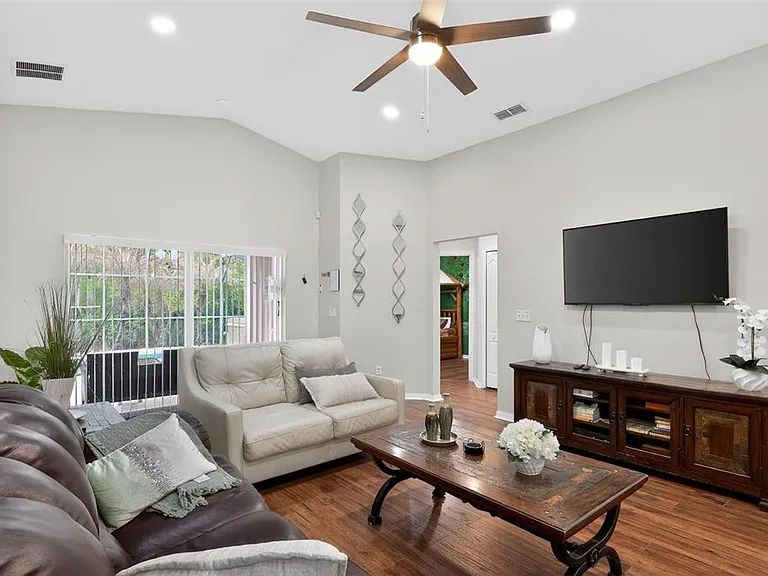 165 Scrub Jay Way — Photo 8