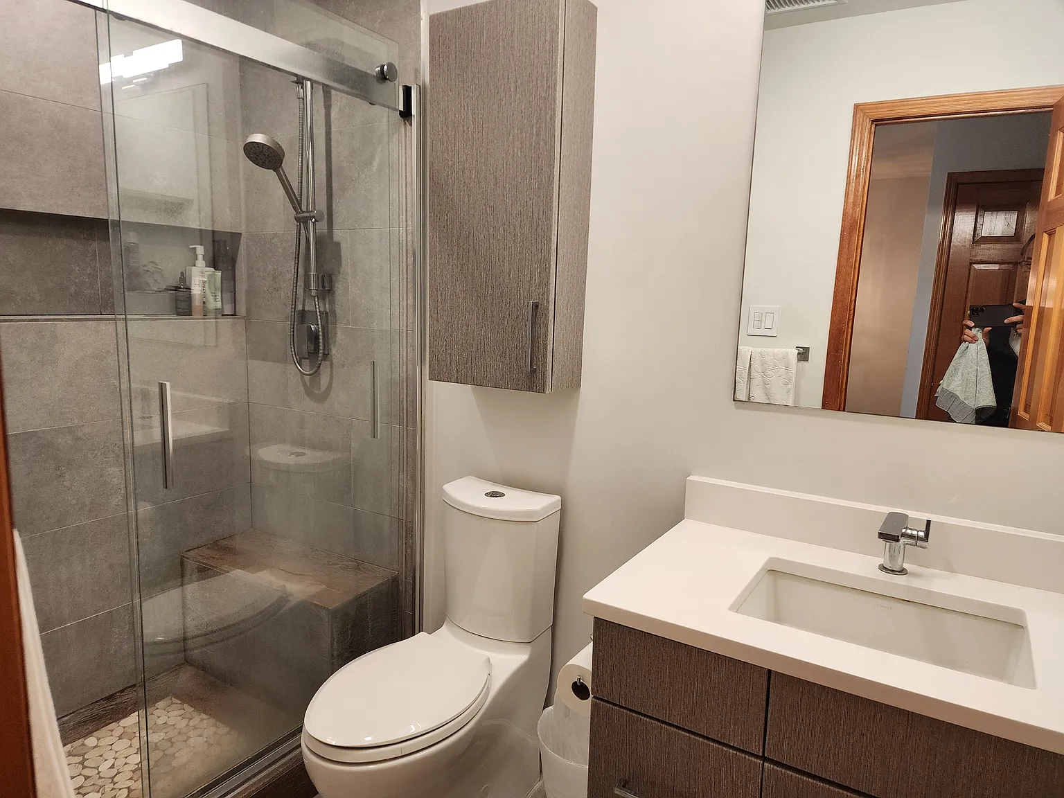3 bed, 2.5 bath, 2500 sqft, $4,200 — Photo 3