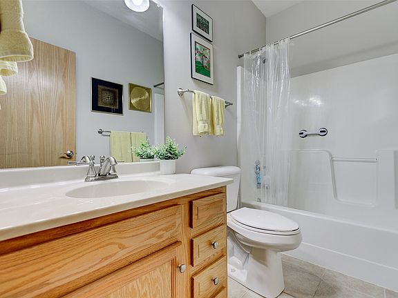 4th image of 14304 Alpine Dr