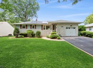 560 Livingston Rd, Linden, NJ 07036