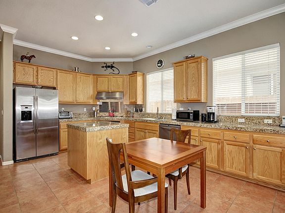 3rd image of 4842 Darlington Ln