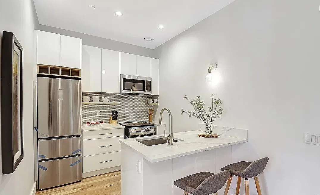 150 Eagle Street — Photo 3