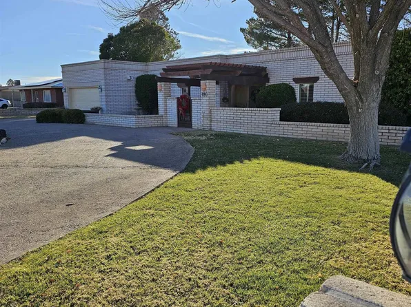 220 S Country Club Rd, Deming, NM 88030