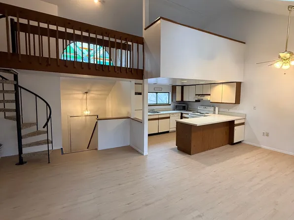 158 Stream Ct #Pvt, Bushkill, PA 18324