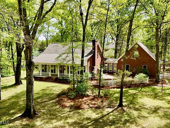 3rd image of 10 Charleston Ave