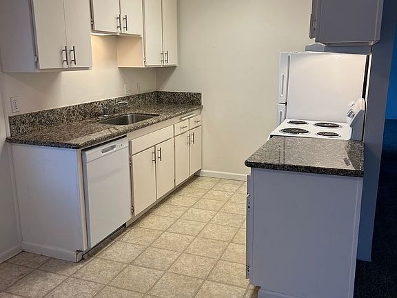 3rd image of 5055 Saratoga Ave #11