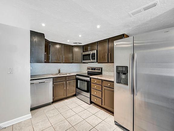 5th image of 625 Tollis Pkwy
