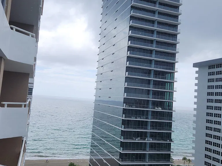 1980 S Ocean Dr #17 — Photo 33