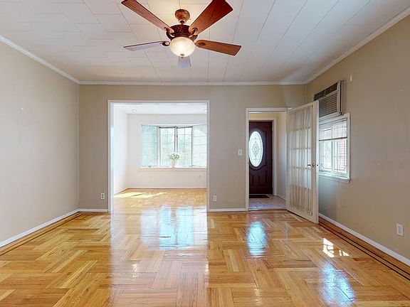 3rd image of 3211 Avenue