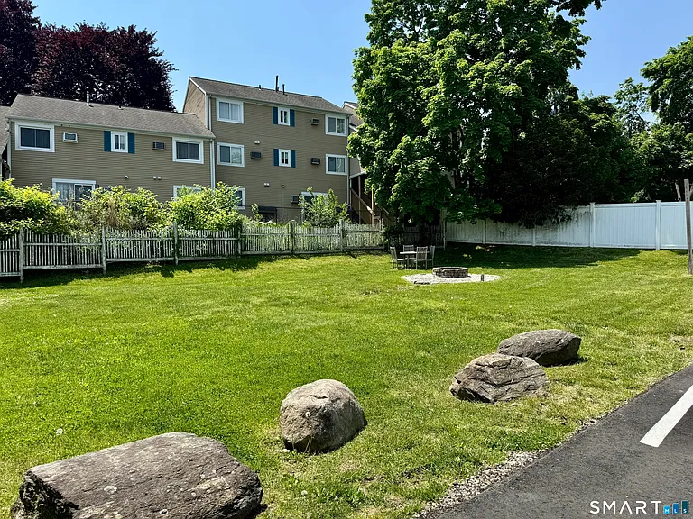 115 Flax Hill Rd #10 — Photo 3