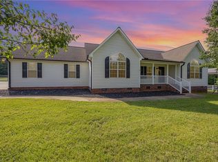 2216 Heritage View Ln, Thomasville, NC 27360