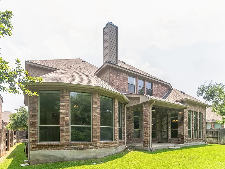 208 Angus Dr — Photo 28