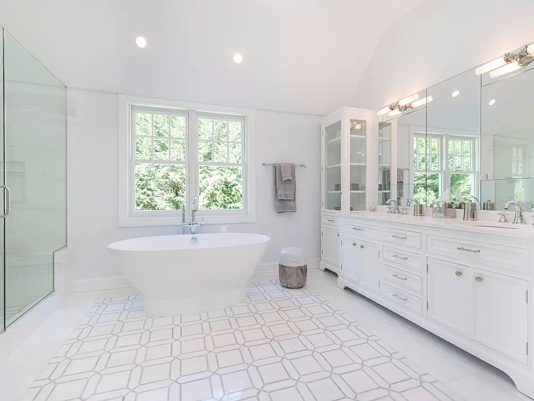 35 Huntington Ln — Photo 16