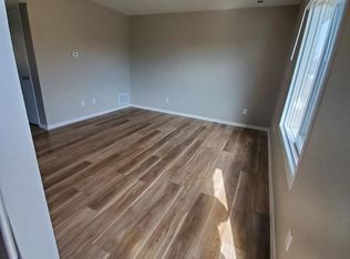 1617 Pleasant View Dr, Des Moines, IA 50315