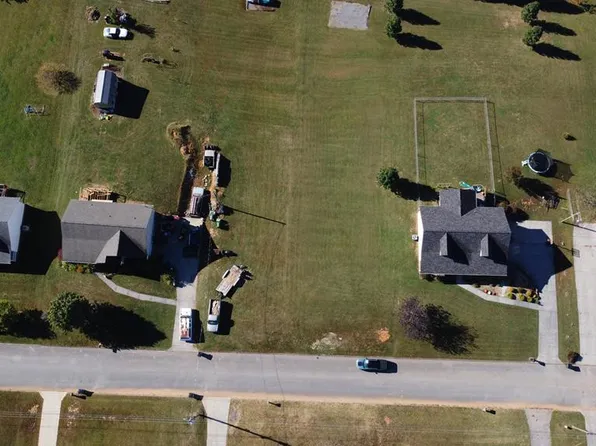 1751 Butterfly Ct, Whitesburg, TN 37891