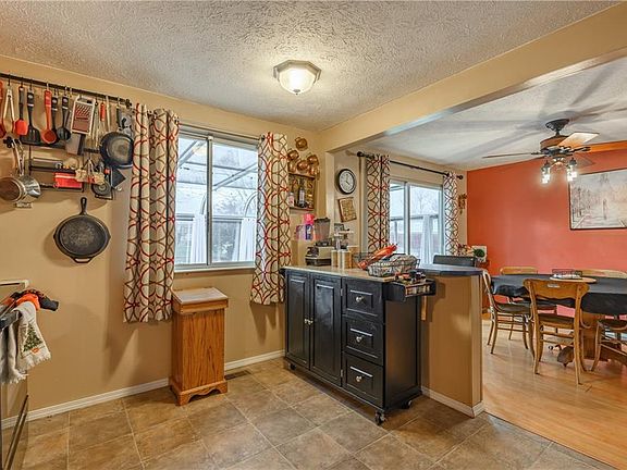 5th image of 7336 Broadview Dr