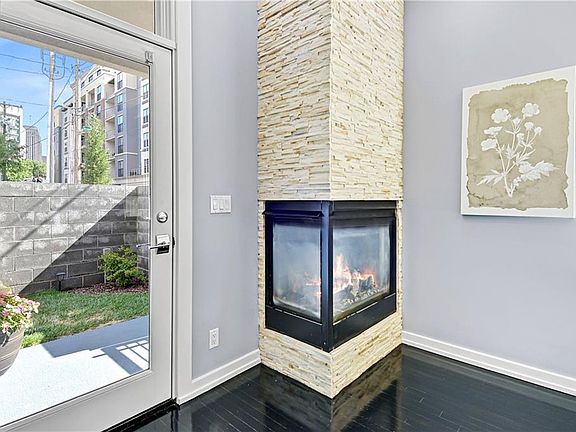 4th image of 535 Oak St