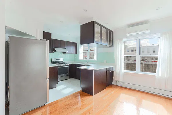 Sold by Momentum Real Estate LLC | media 5