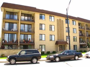 5447 W Lawrence Ave APT 303, Chicago, IL