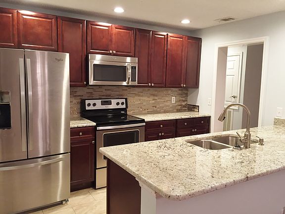 2nd image of 725 California Ave
