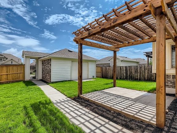 3rd image of 6011 Principale Dr