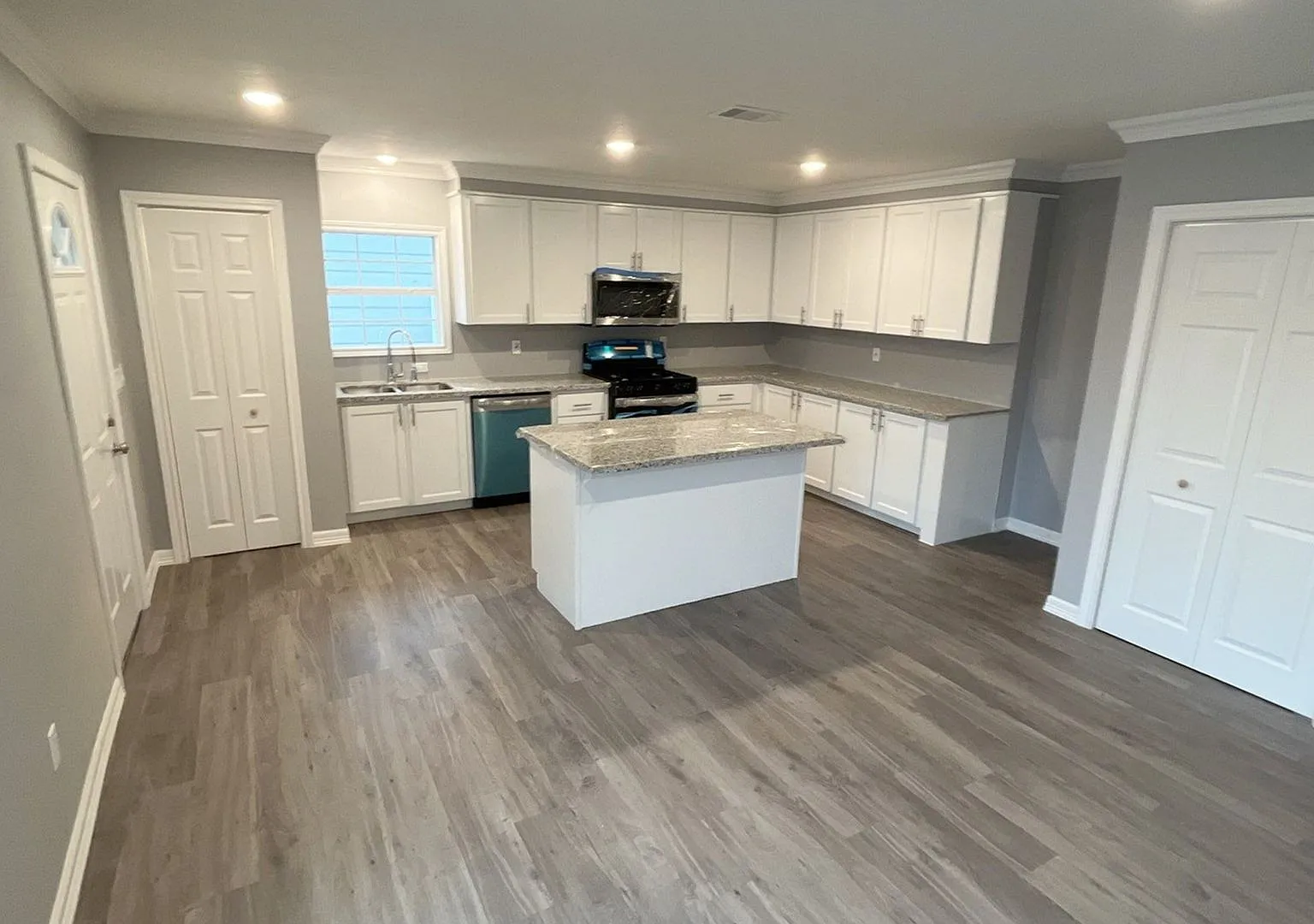 4620 Nichols St **Ask About Our No Cash Deposit Option — Photo 4