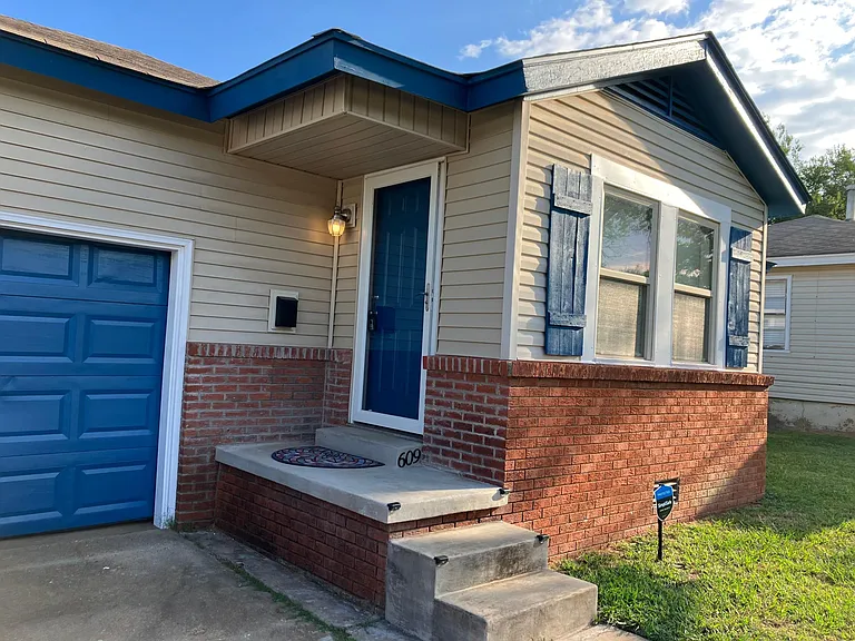 609 E Steed Dr — Photo 19