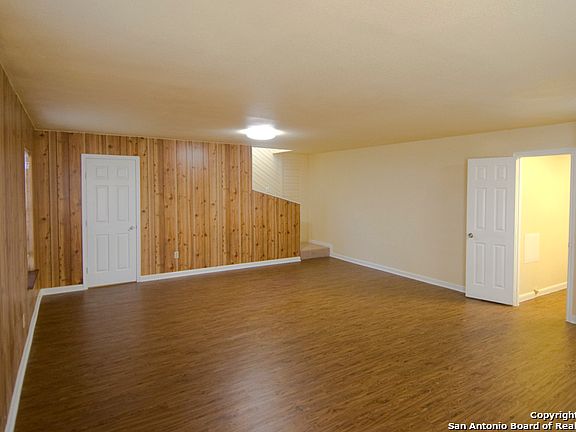 2nd image of 837 Delgado St