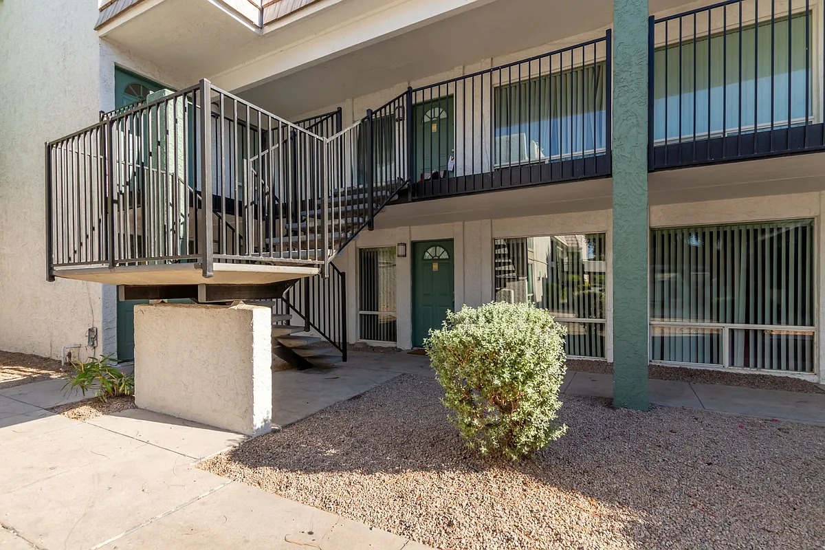 Building Photo - Mountain View Condos