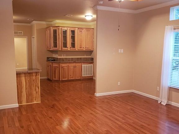 3rd image of 1219 N Palmera Dr