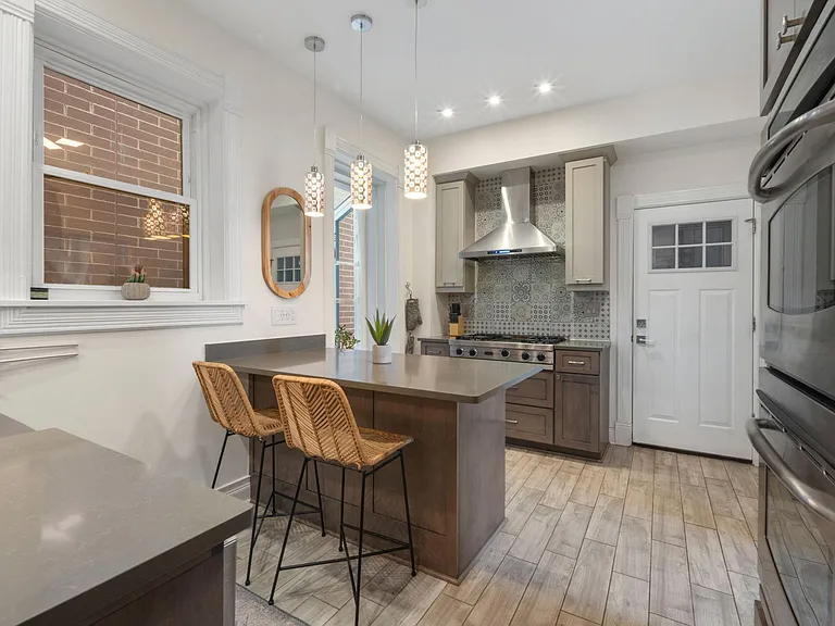 1542 N Campbell Ave #1 — Photo 8