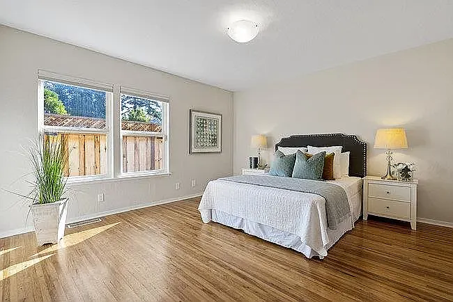 380 Wilton Ave — Photo 6