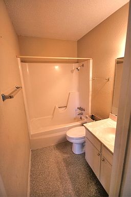1st image of 5623 Woodrow Ave APT 1