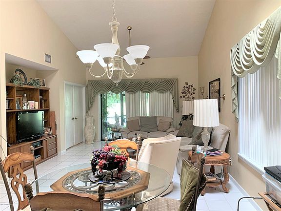 4th image of 3759 Sawgrass Dr