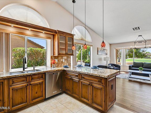 5th image of 8439 W KIMBERLY Way