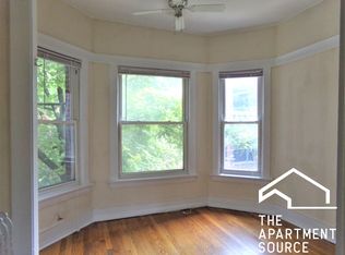 6570 N Lakewood Ave #3, Chicago, IL 60626