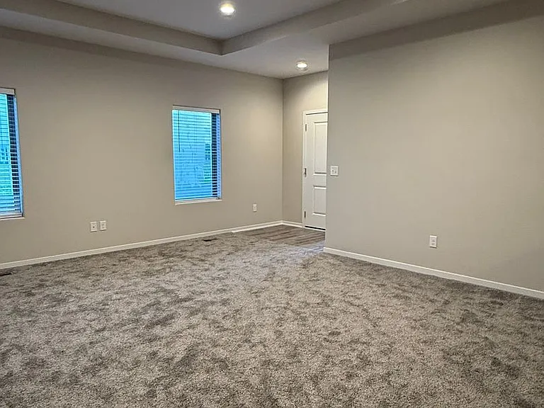 8925 S 47th St — Photo 13