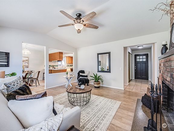 4th image of 20720 16th Avenue Ct E