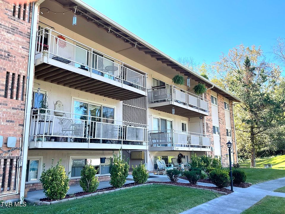 1st image of 1225 Carriage Cir APT 201