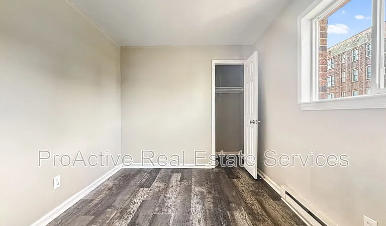 121 W 32nd St #1 — Photo 6
