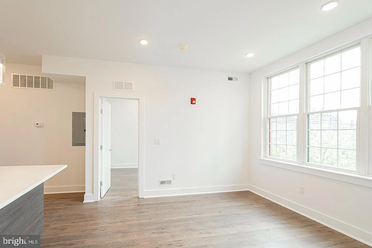 1 bed, 515 sqft, $1,672 — Photo 3