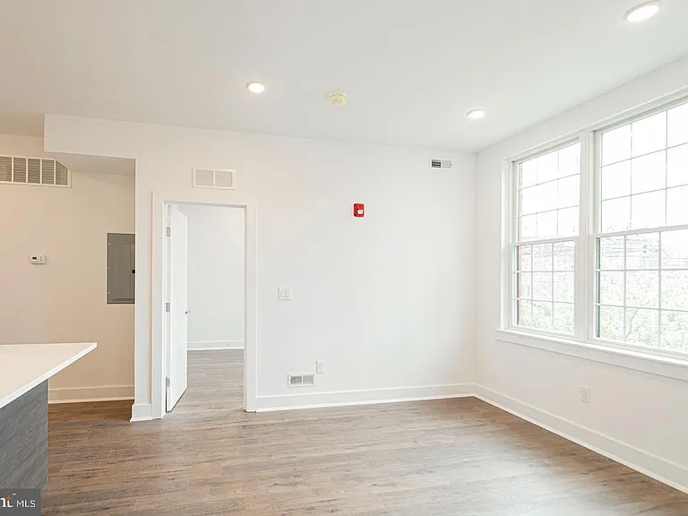 2623 Christian St #201 — Photo 3