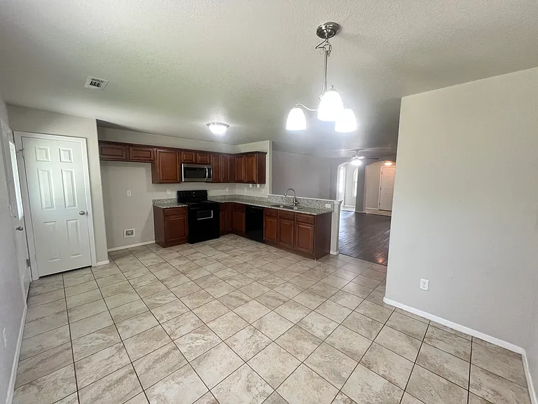 1150 Battery Dr — Photo 5