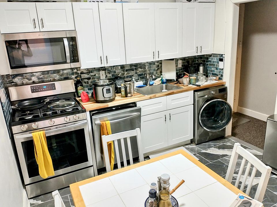 Kitchen, furnished