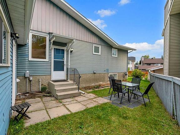 5th image of 91 S Riverbrook Way SE